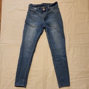 Signature Studio Light Blue Skinny Jeans